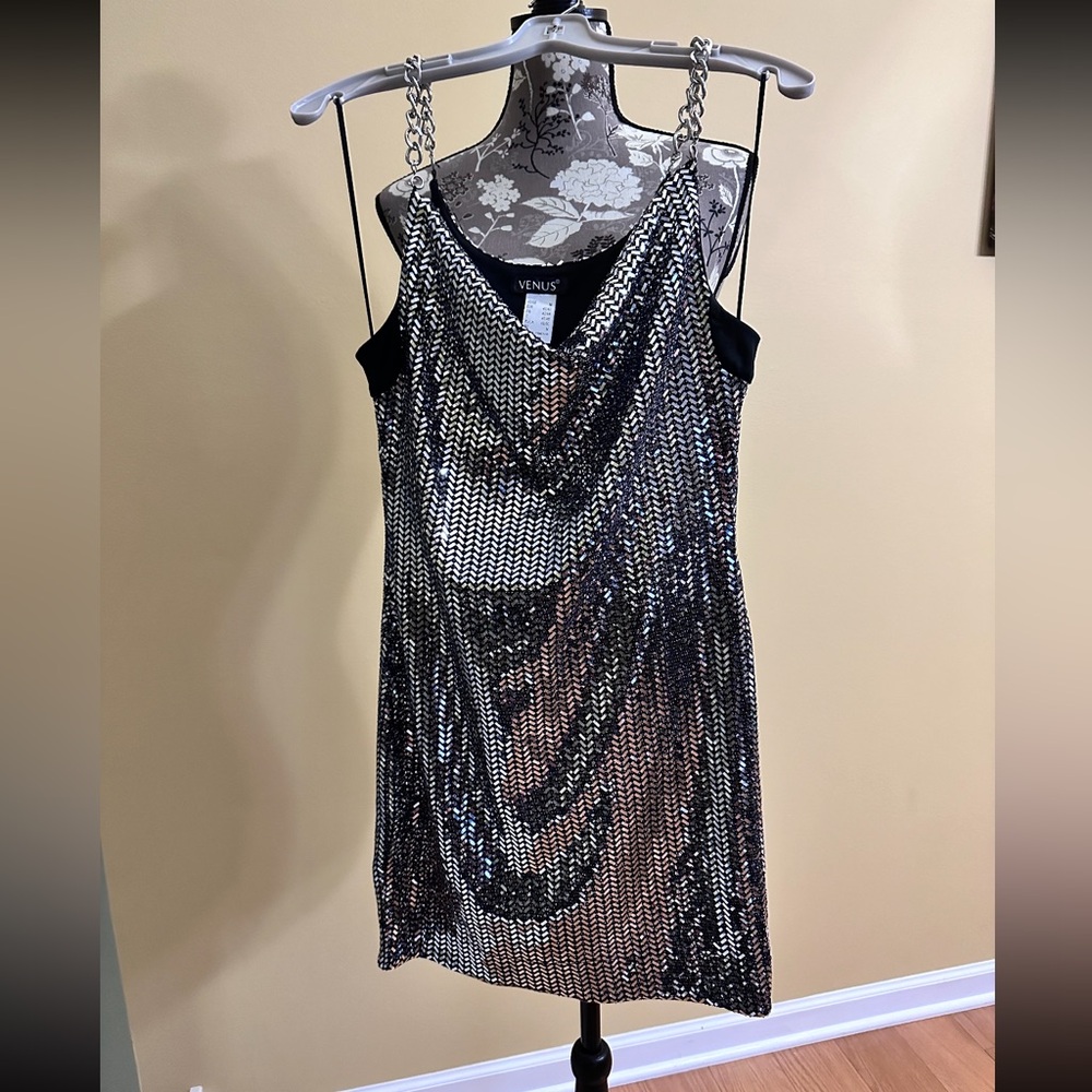 NEW VENUS Black/Silver Metallic Chain Straps Tank Dress M NWOT - Picture 2 of 7